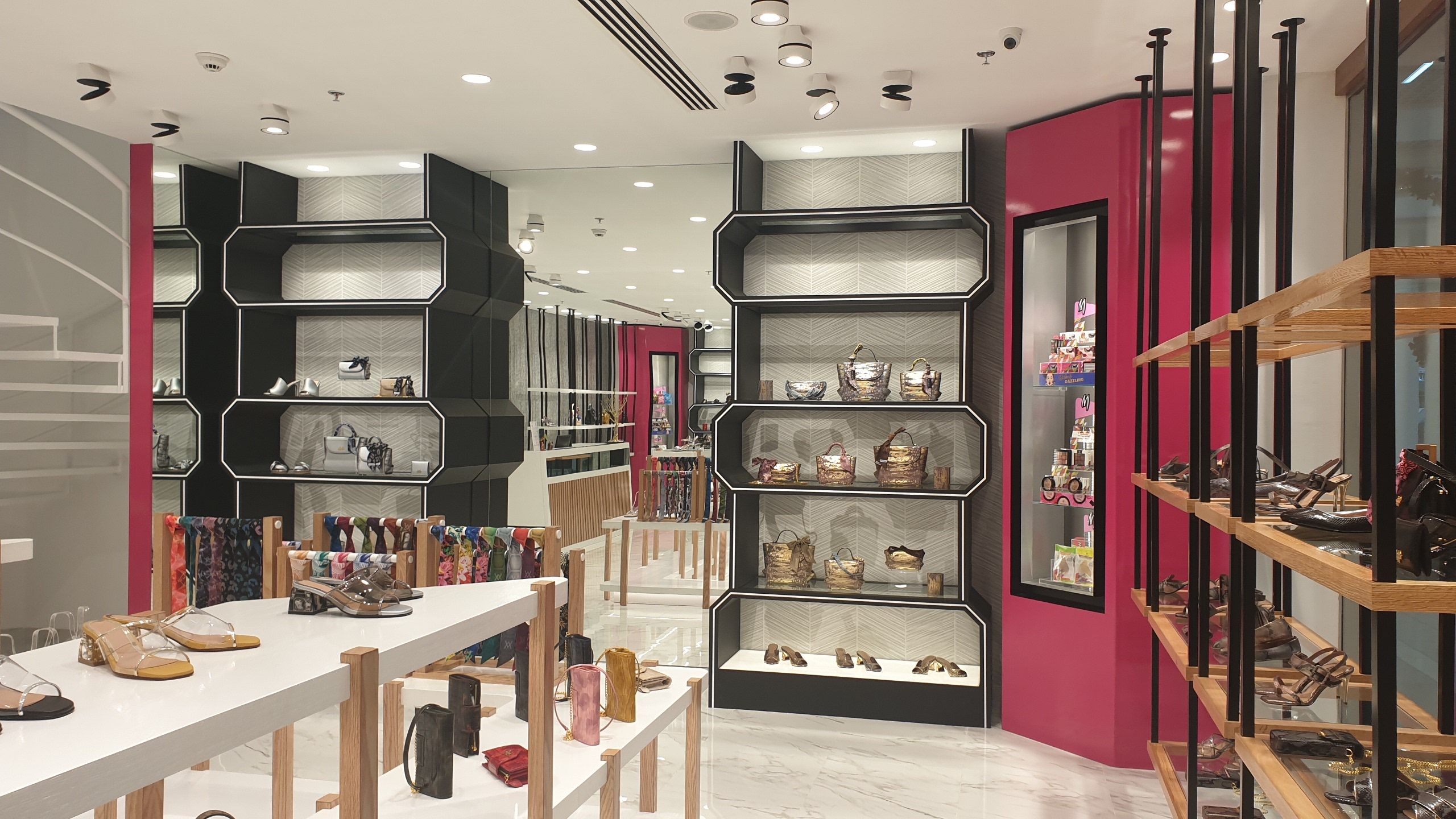 Pink – Al Aali Mall